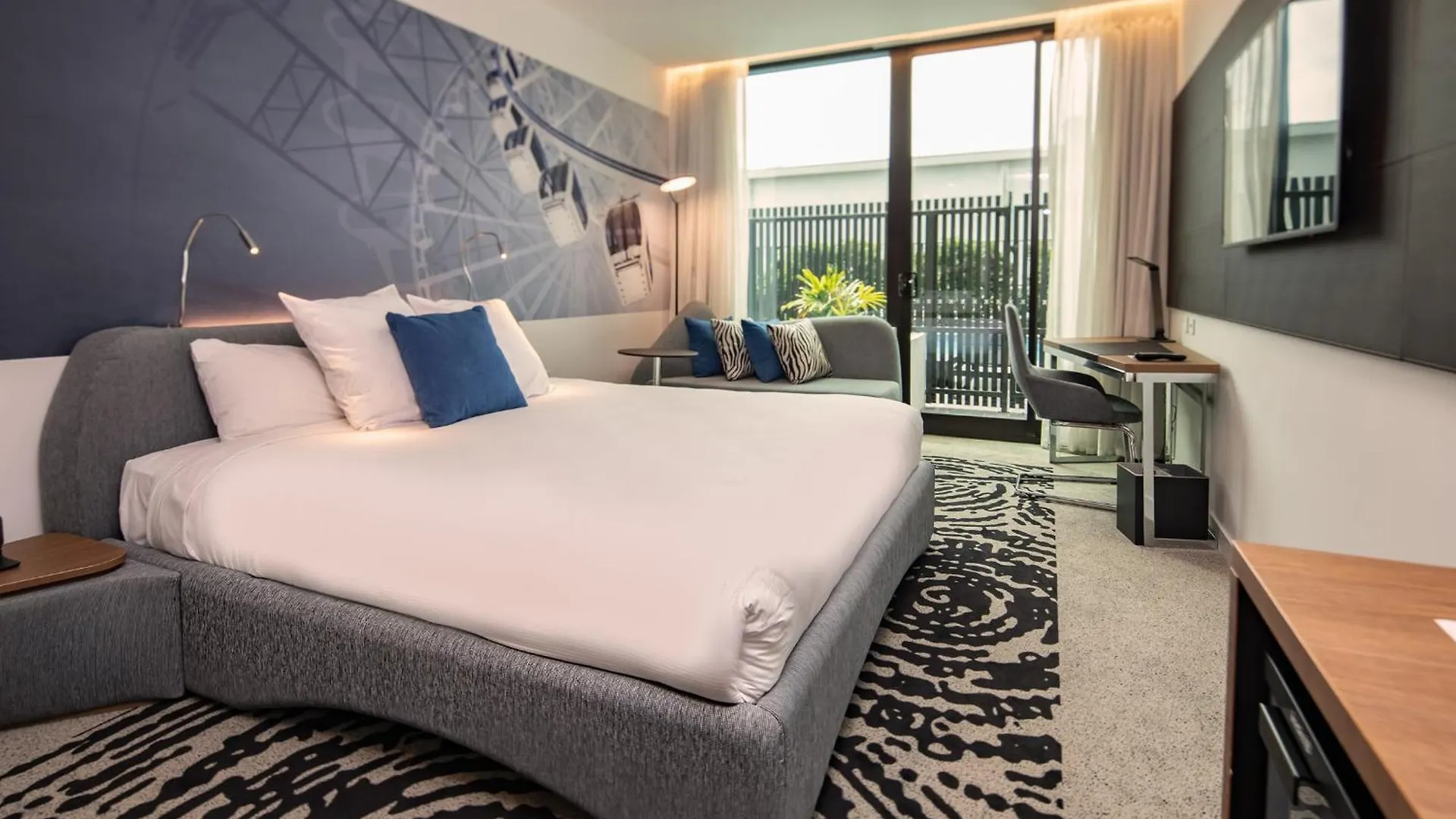 Novotel Brisbane South Bank 4*,