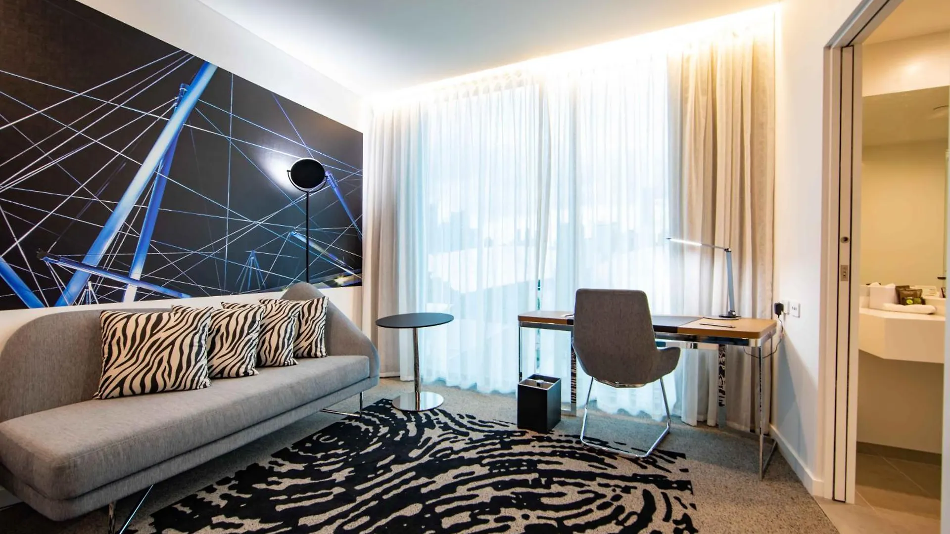 Novotel Brisbane South Bank 4*,